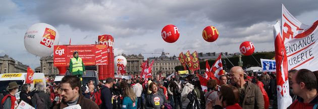Le cortège CGT rejoint celui de Fo devant l'Assemblée nationale